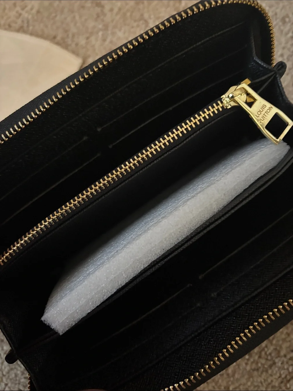 Unbranded large zippy new